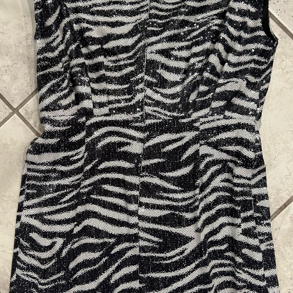 NEW MISHA Susanita Printed Sequin Dress SIZE 10 - Picture 11 of 12